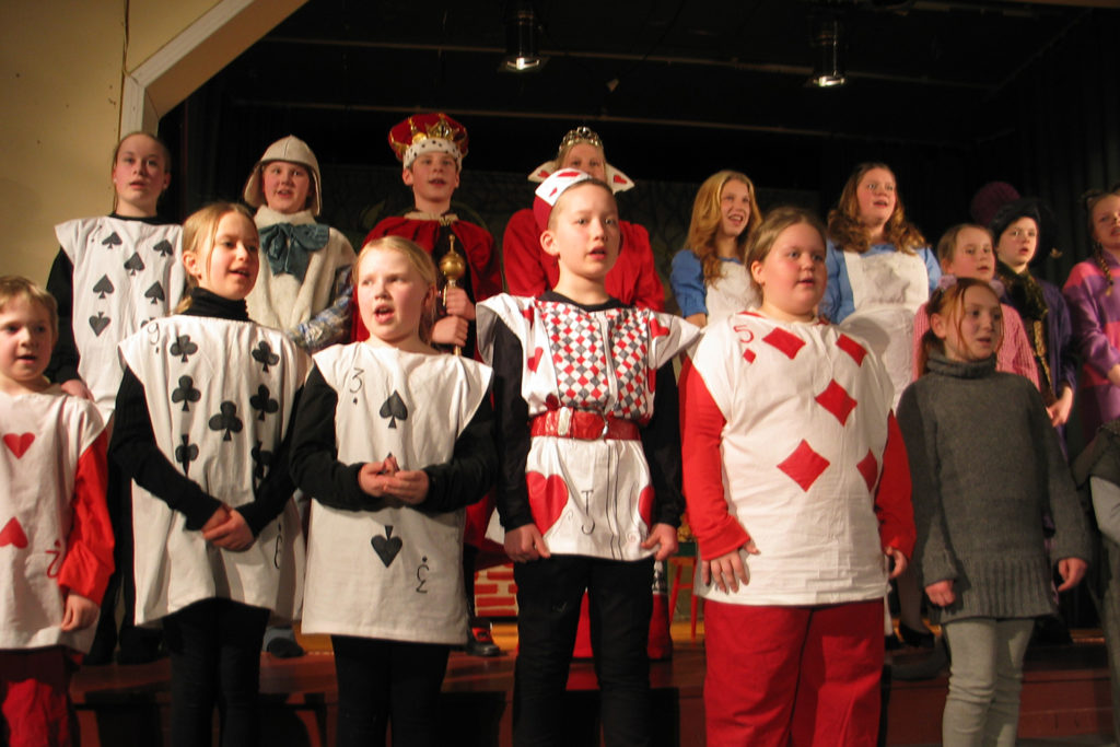 Skadespelare sjunger