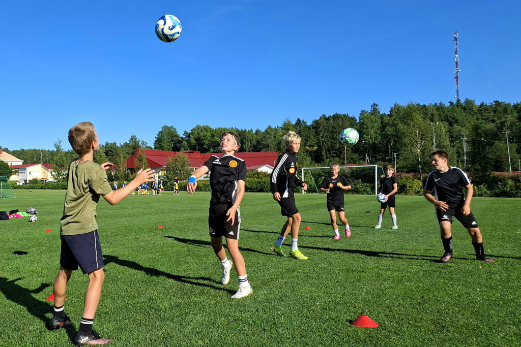 KSF pojkar övar till Gräsplanscuppen.